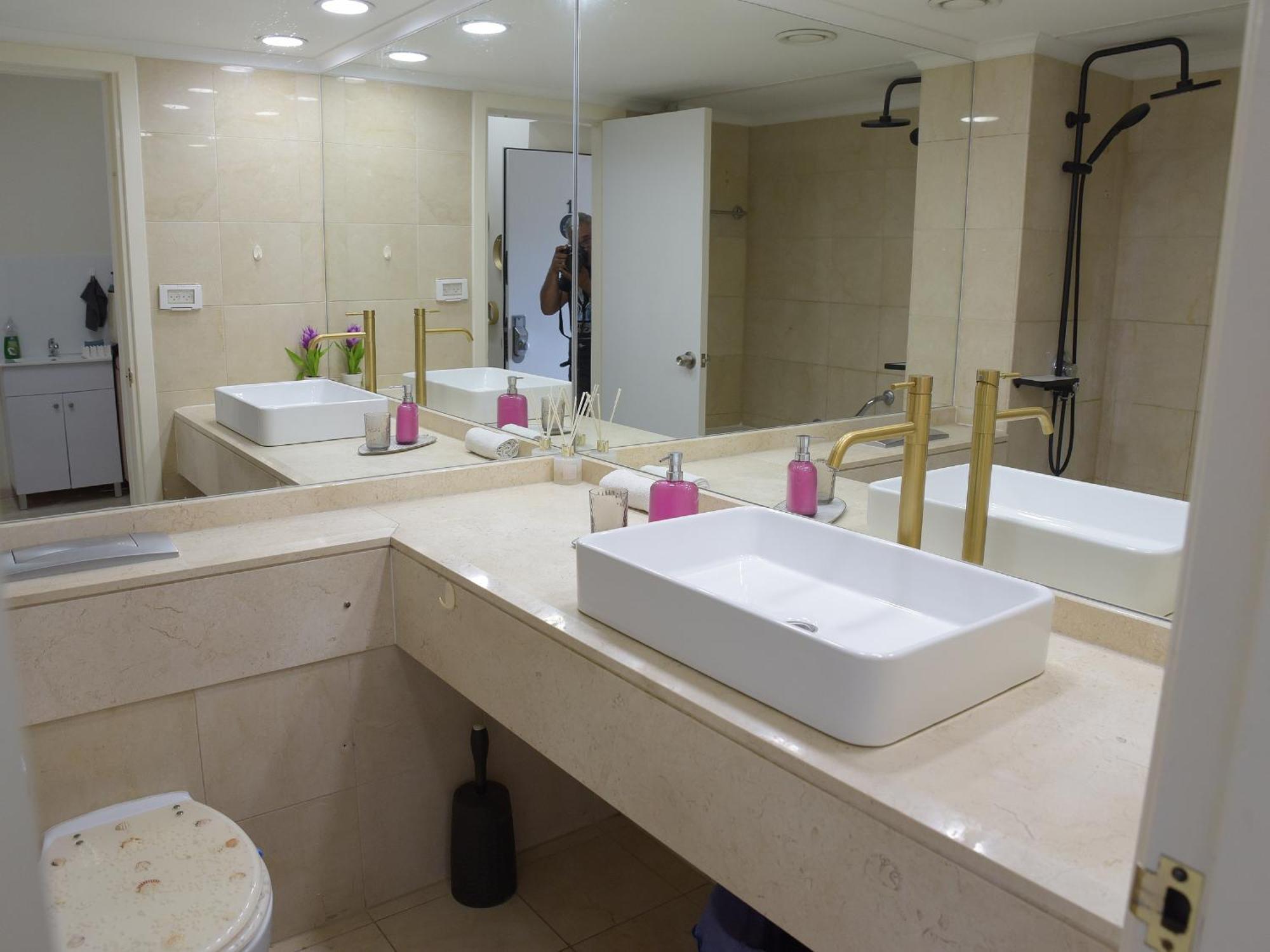 Haifa Almog Tower- "Blue Reef" Suite On The Sea Exterior photo