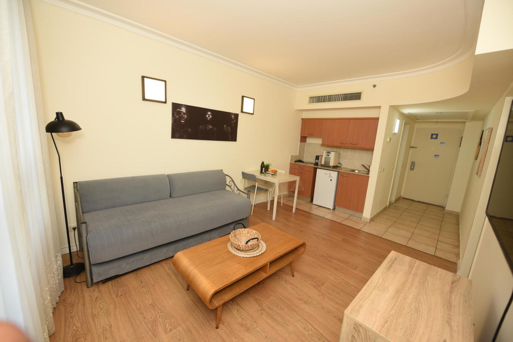 Haifa Almog Tower- "Blue Reef" Suite On The Sea Exterior photo