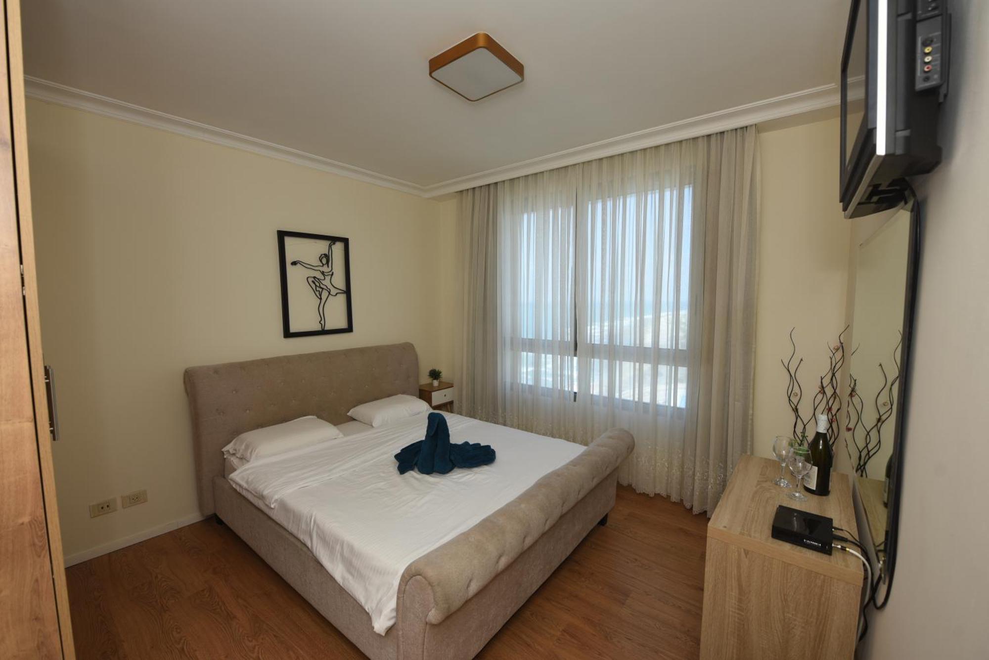 Haifa Almog Tower- "Blue Reef" Suite On The Sea Exterior photo